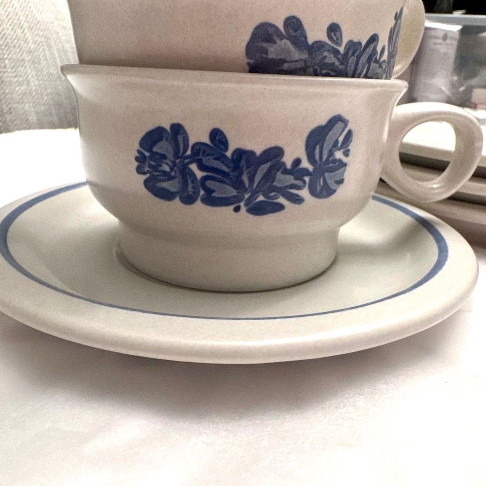 Pfaltzgraff Yorktowne Ring Handle Soup Cup & Saucer Stoneware USA 4 available - Picture 3 of 9